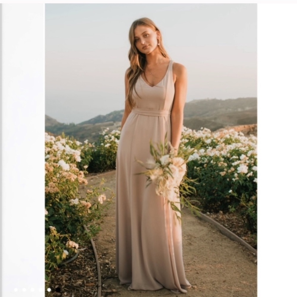 Show Me Your Mumu Jenn Chiffon Maxi Dress in Soft Beige Small New - Picture 1 of 6